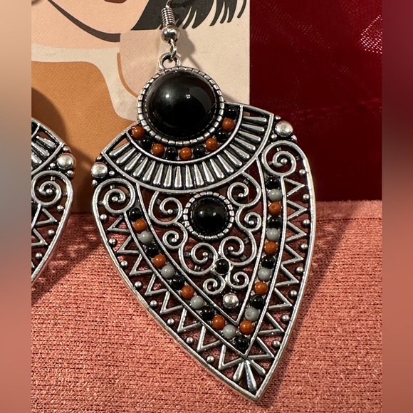 FASHION EARRRINGS! - Picture 4 of 5